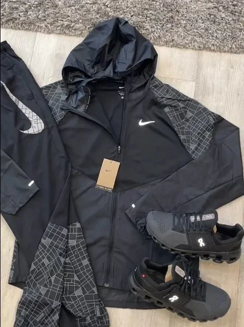 Nike Hooded and stand-collar zip sports jackets product detail image 11