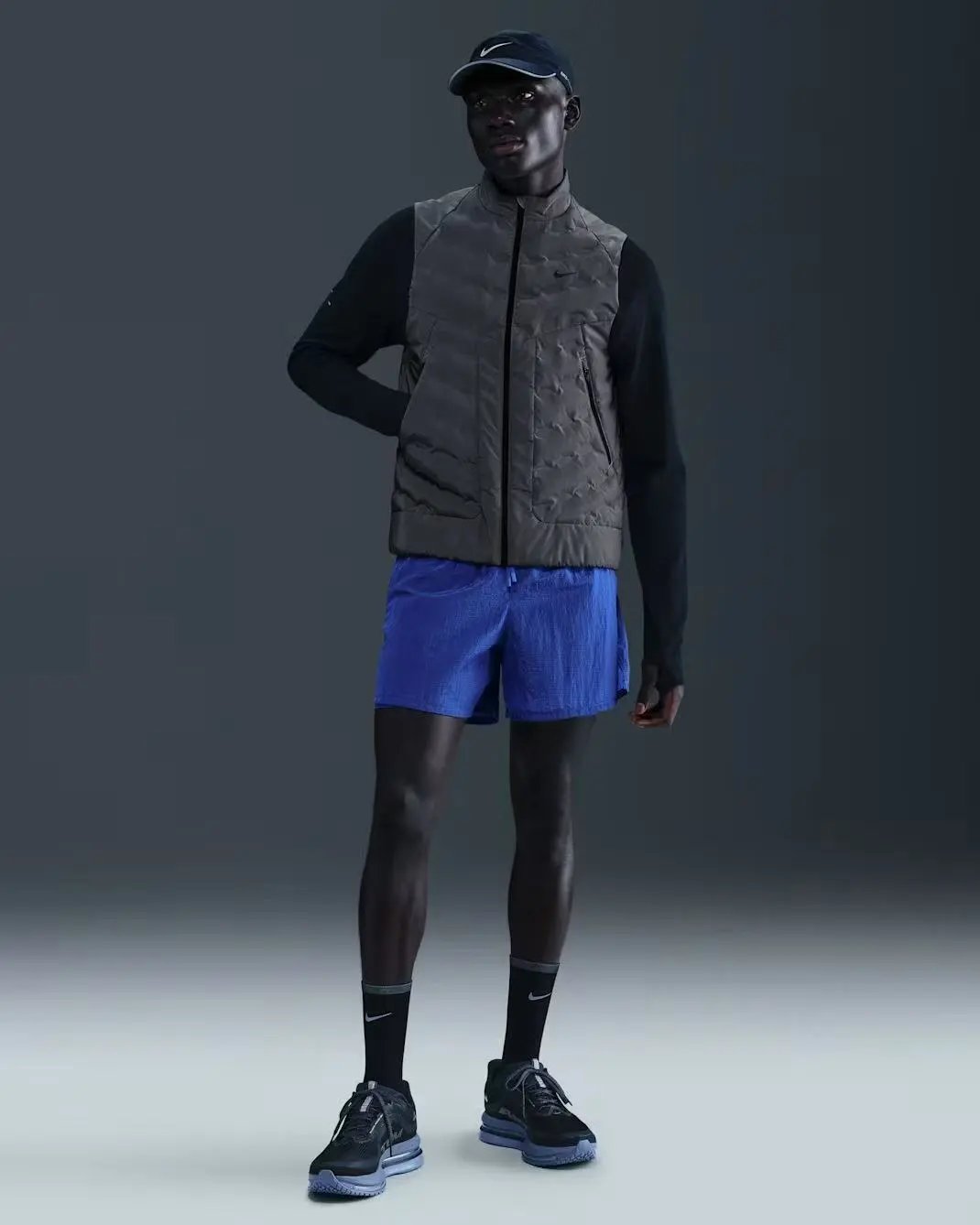 Nike Hooded and stand-collar zip sports jackets — 01