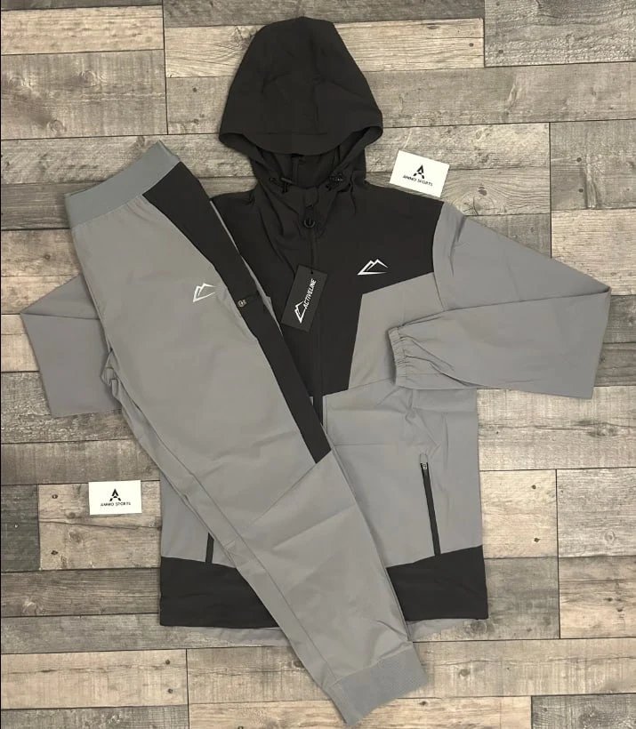 Nike Hooded and stand-collar zip sports jackets — 14