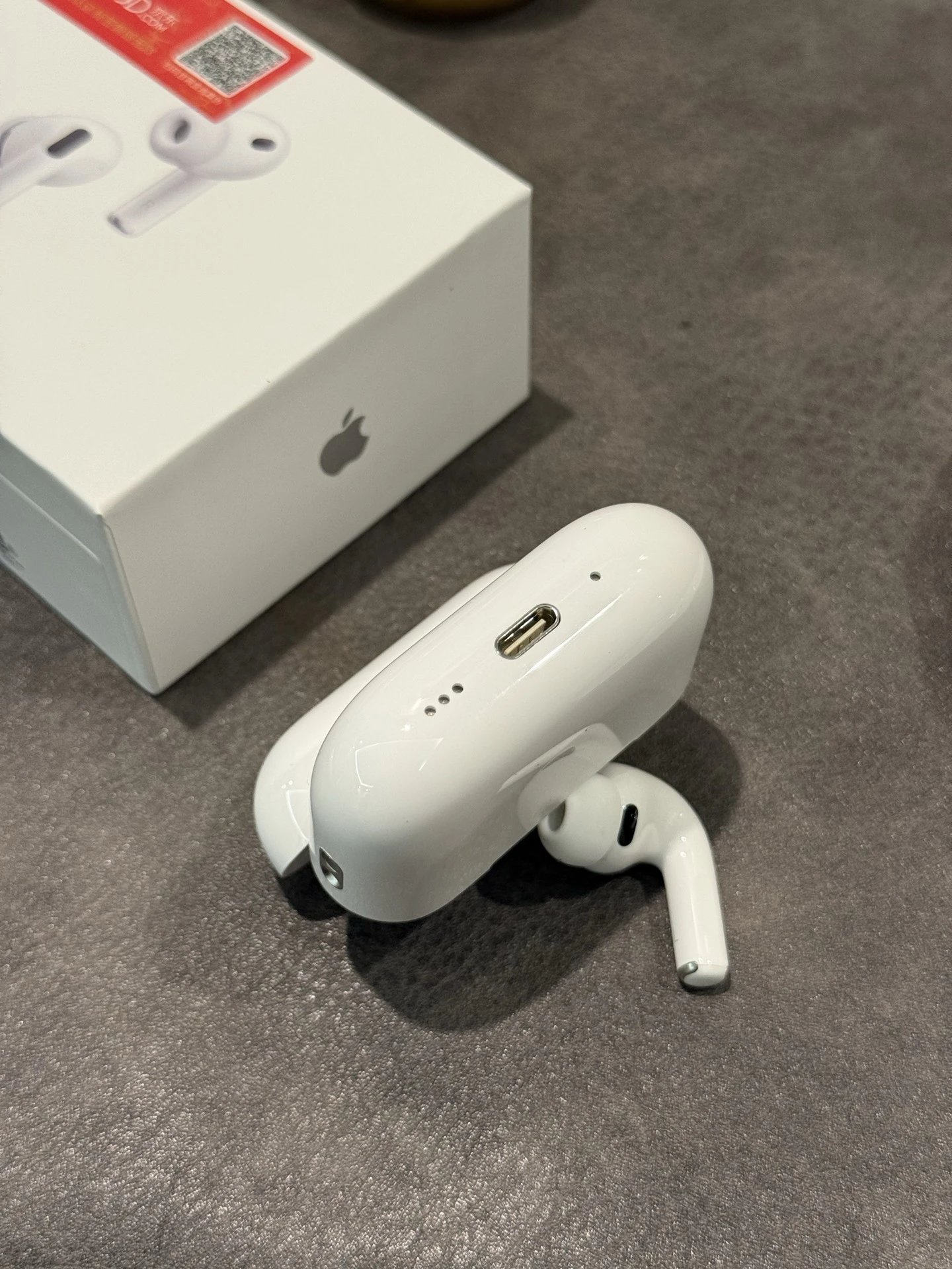 Apple AirPods Pro 3 Earbuds