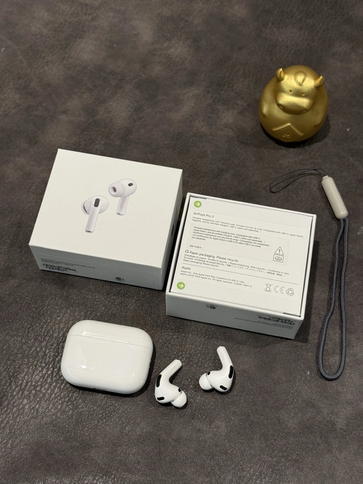 Apple AirPods Pro 3 Earbuds