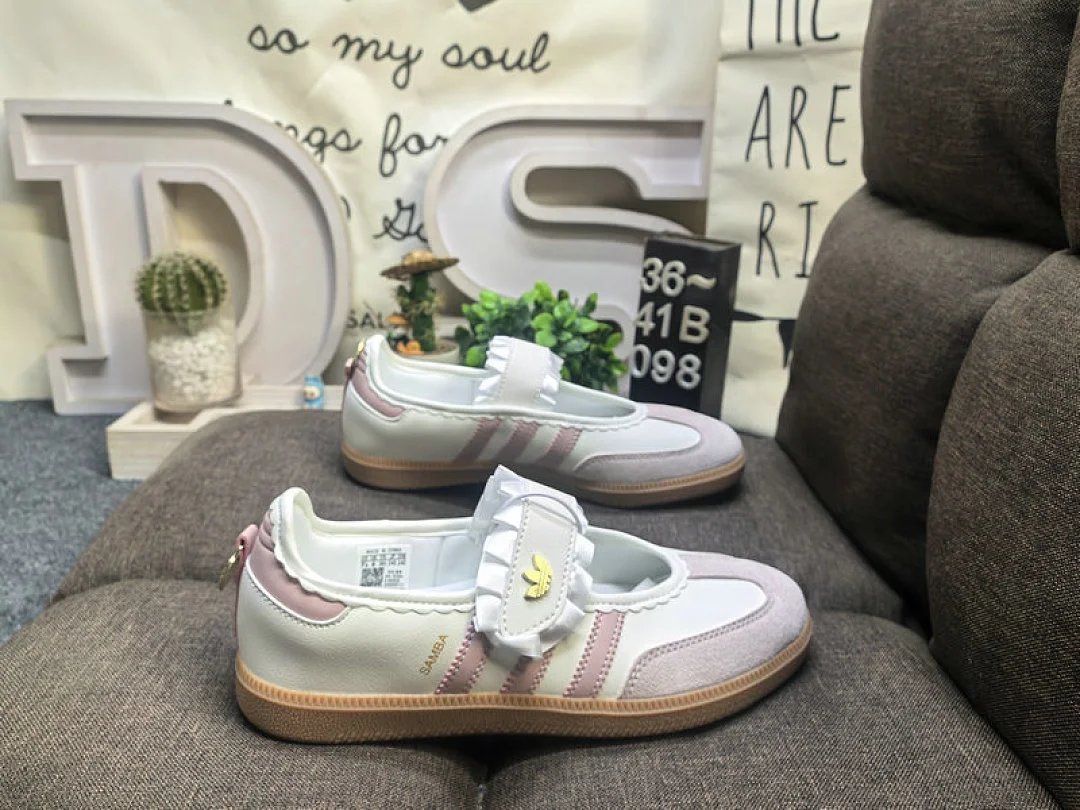Adidas Samba Jane's KH6230 Low-Top Sneakers