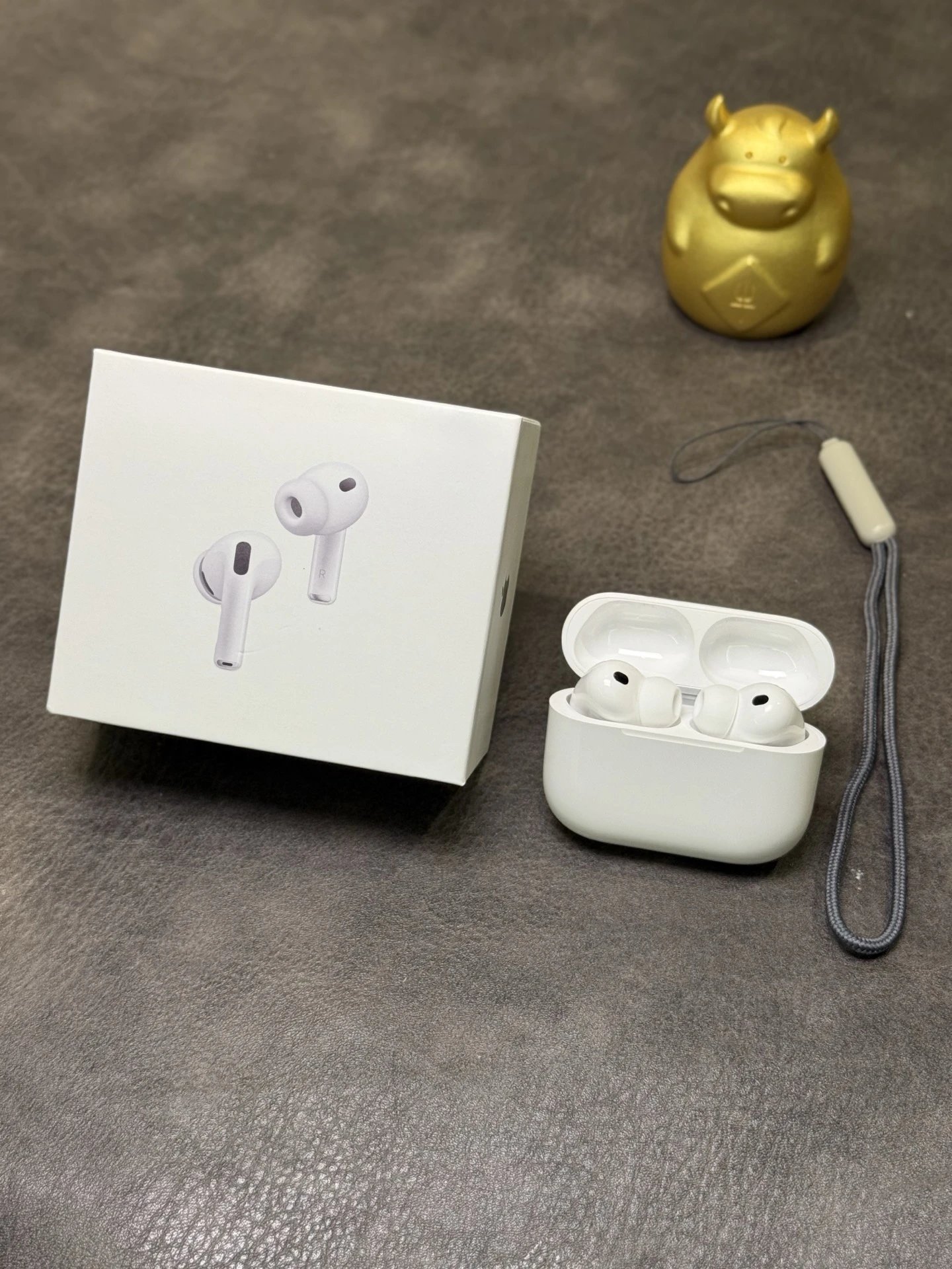 Apple AirPods Pro 3 Earbuds