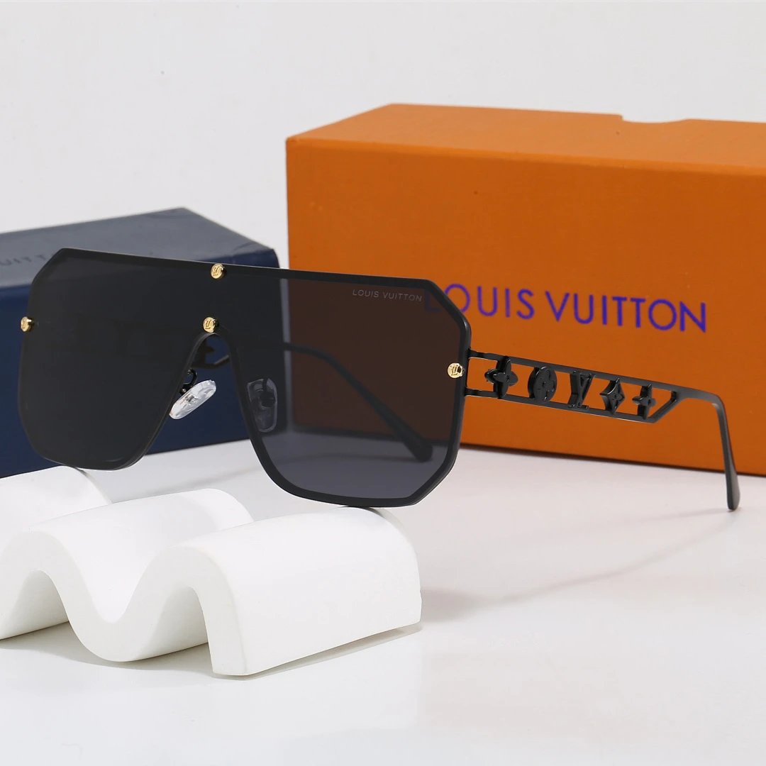 Louis Vuitton Black Tinted Lens Designer Sunglasses, Polished Frame Style 03