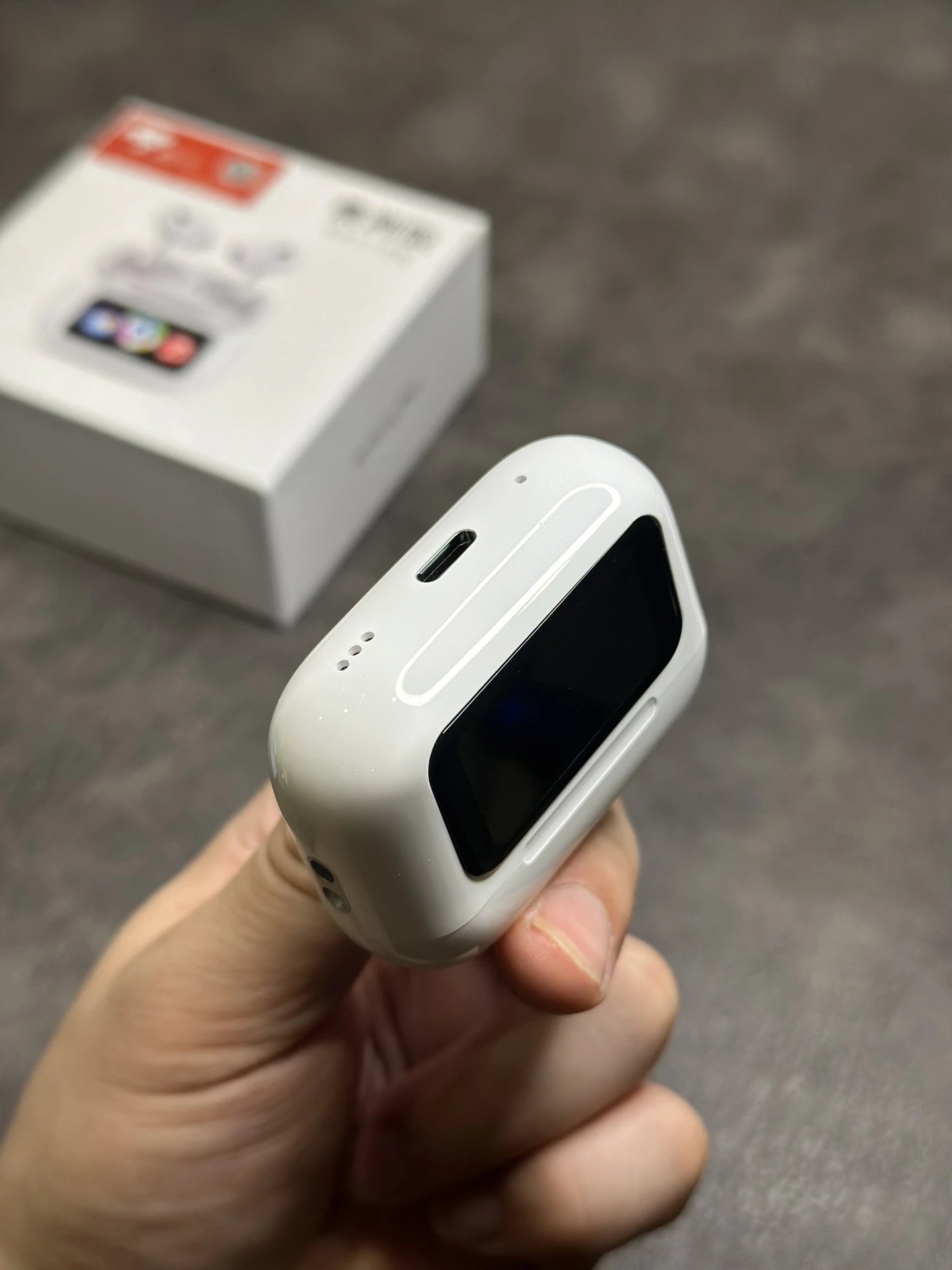 Apple AirPods Pro 3 Display