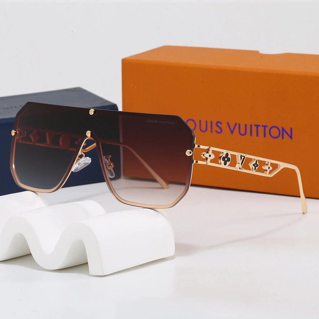 Louis Vuitton Black Tinted Lens Designer Sunglasses, Polished Frame Style 05