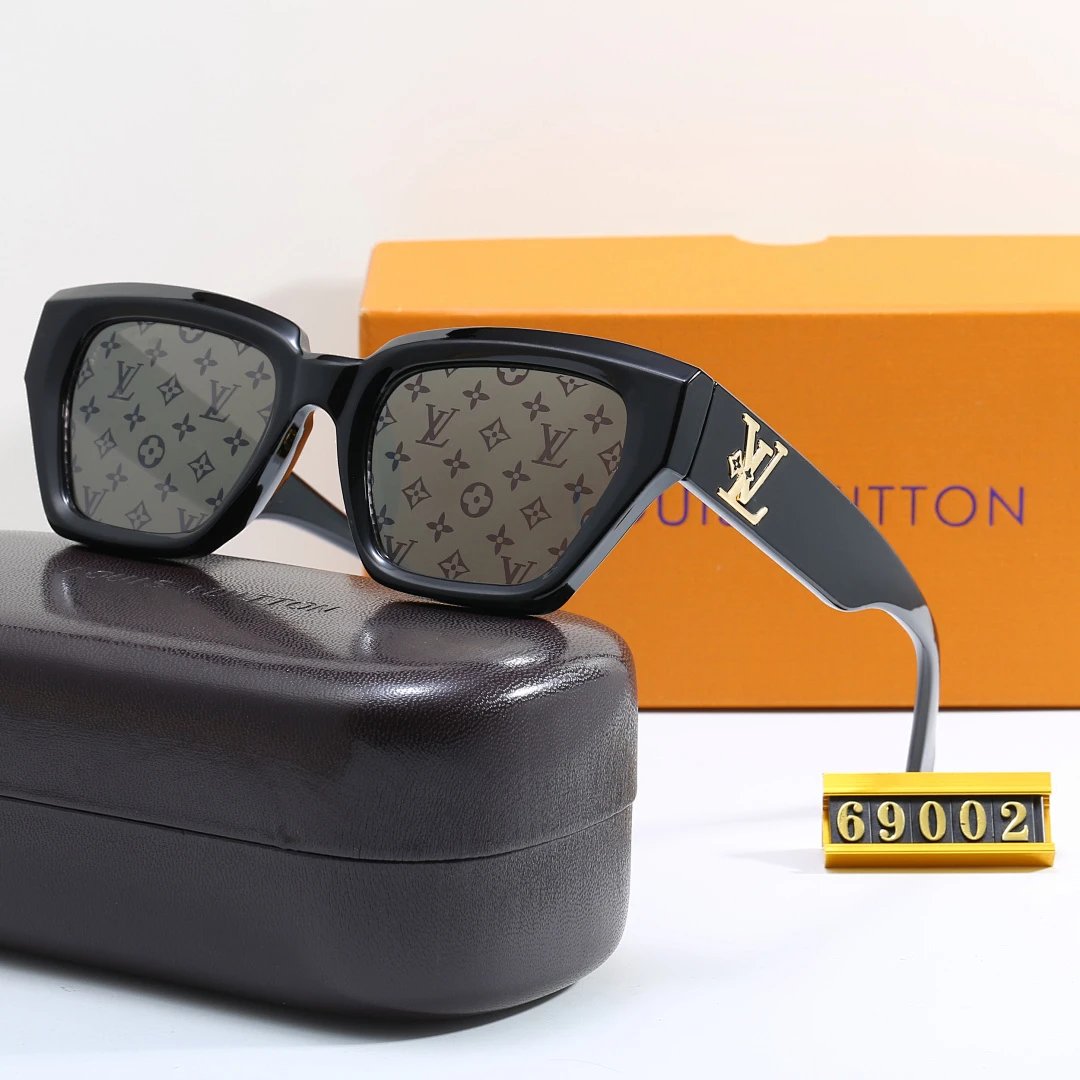 Louis Vuitton Tinted Lens Square Sunglasses, Polished Frame Style 32