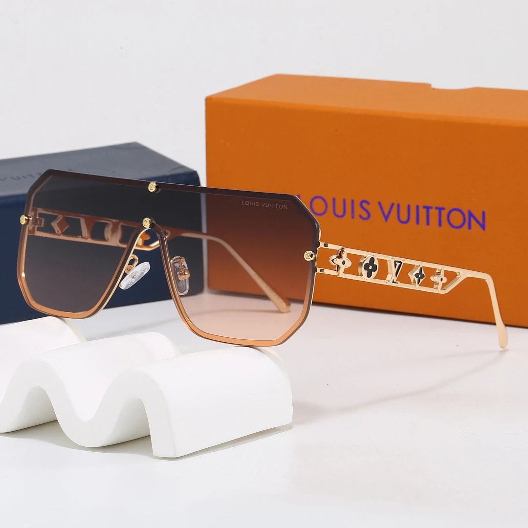Louis Vuitton Black Tinted Lens Designer Sunglasses, Polished Frame Style 04