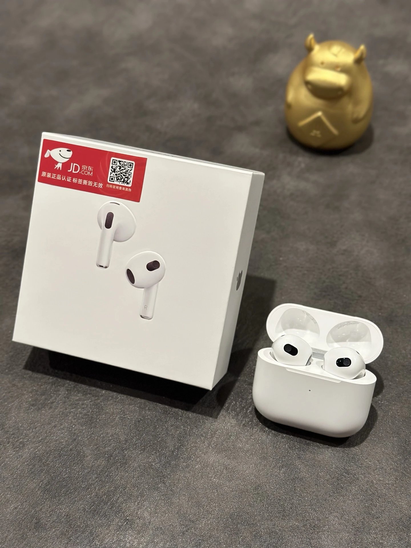 Apple AirPods 3 Earbuds