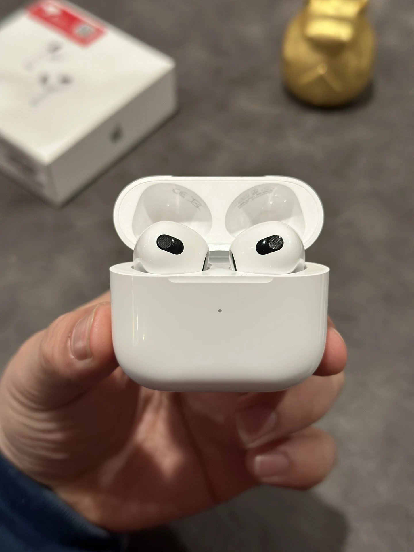 Apple AirPods 3 Earbuds