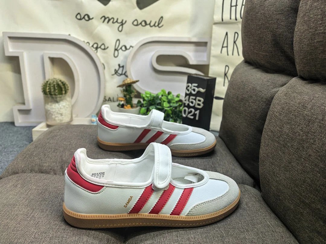 Adidas Samba Jane JR7435 Low-Top Sneakers, White and Red Mary Jane Style