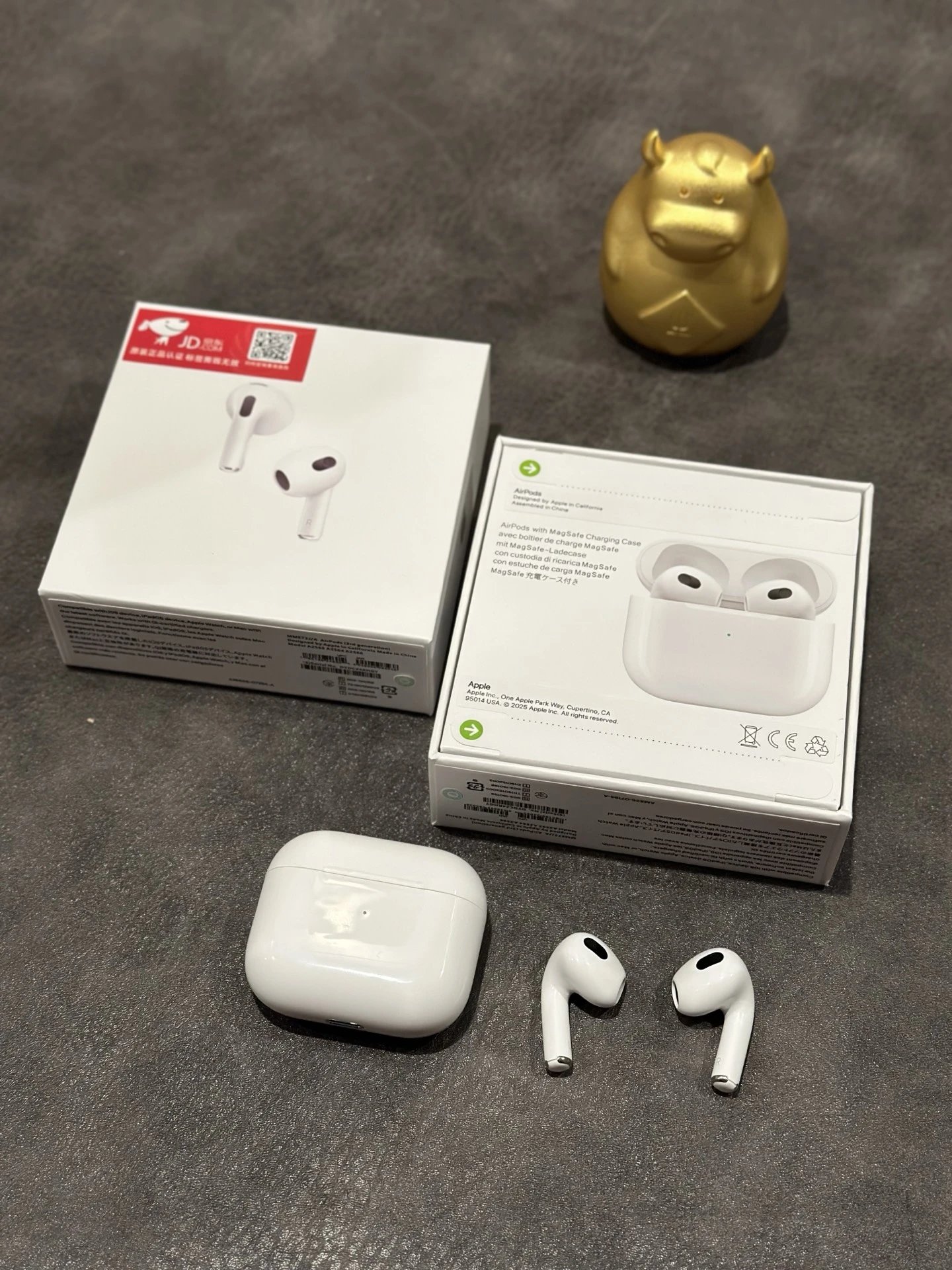Apple AirPods 3 Earbuds