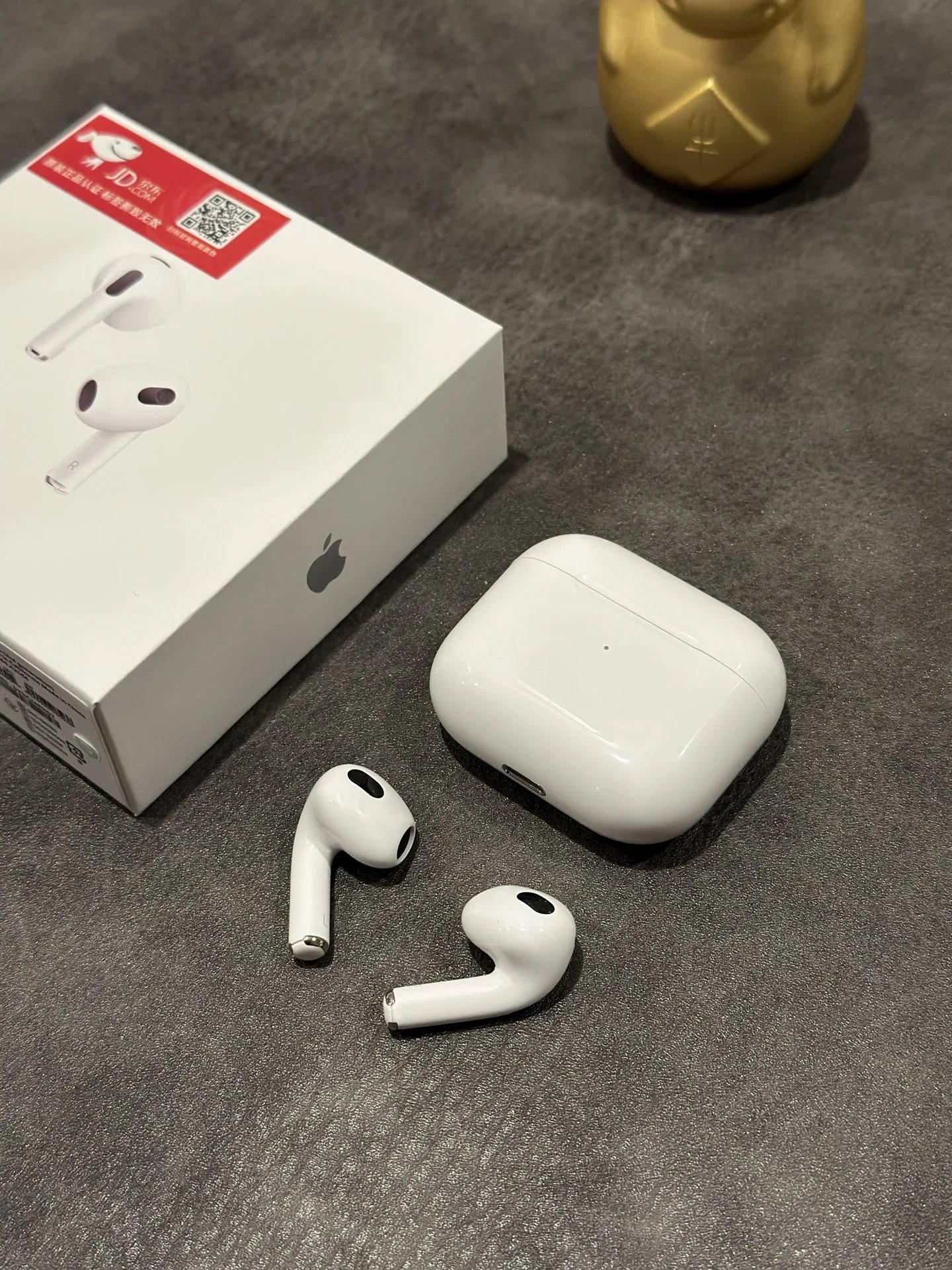 Apple AirPods 3 Earbuds