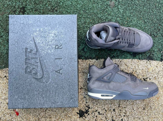 Air Jordan 4 Retro 'Wheat' Sneakers - 8