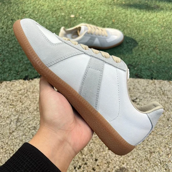 Unbranded Sneakers Low-Top Lace-Up Gum Sole product detail image 2