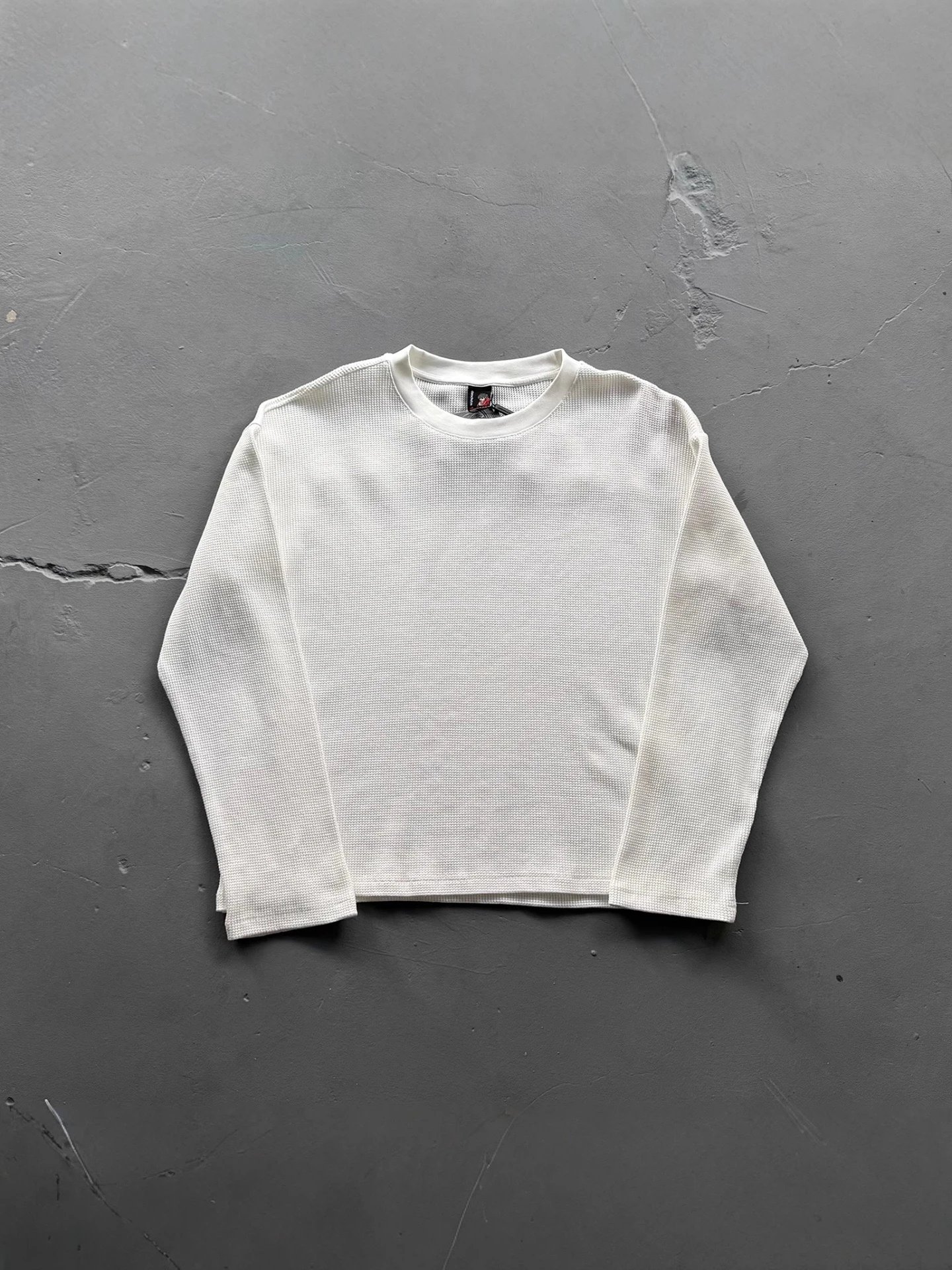 D-Waffle Plum Blossom Embroidered T-shirt=bymase