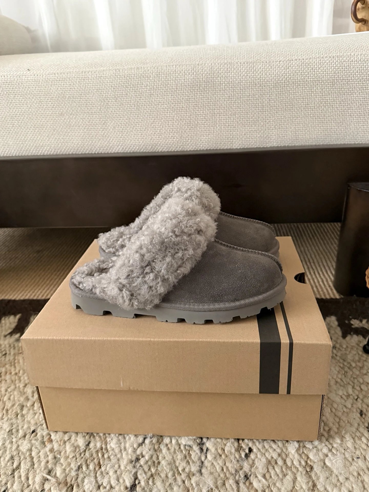 fuzzy conquette grey