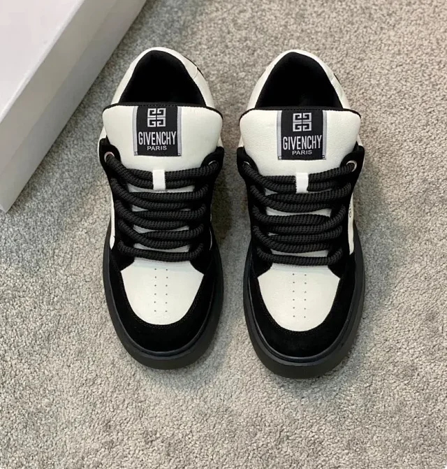 Givenchy Sneakers Low-Top Lace-Up product detail image 2