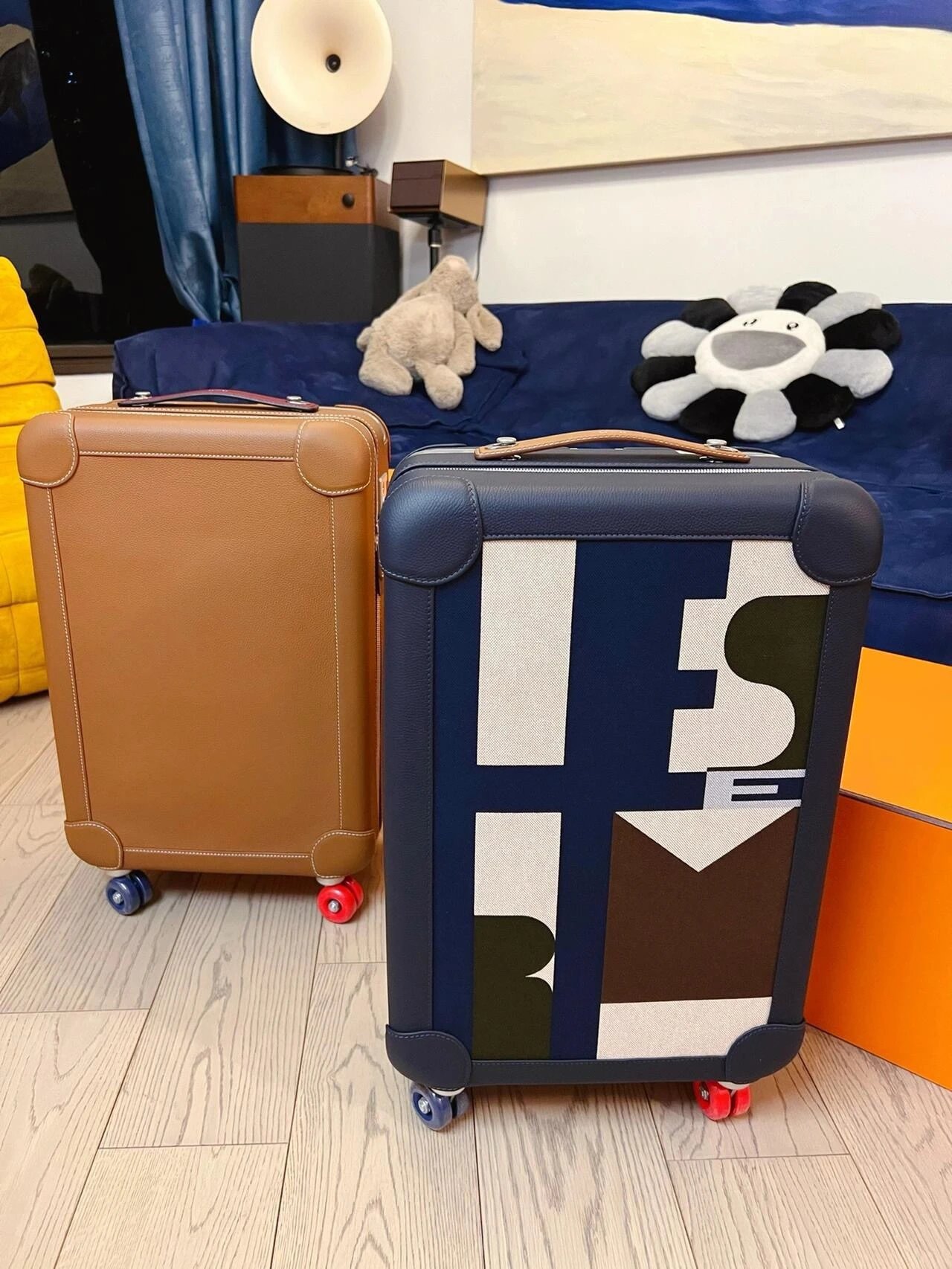 Love * * Pull up luggage box hand push luggage box