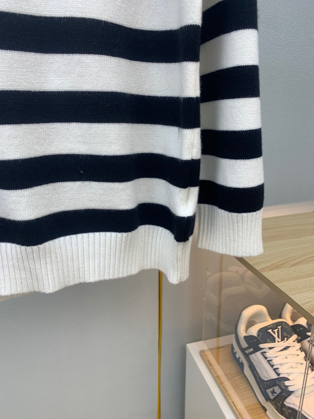 Gucci Striped White Navy Blue Crewneck Sweater