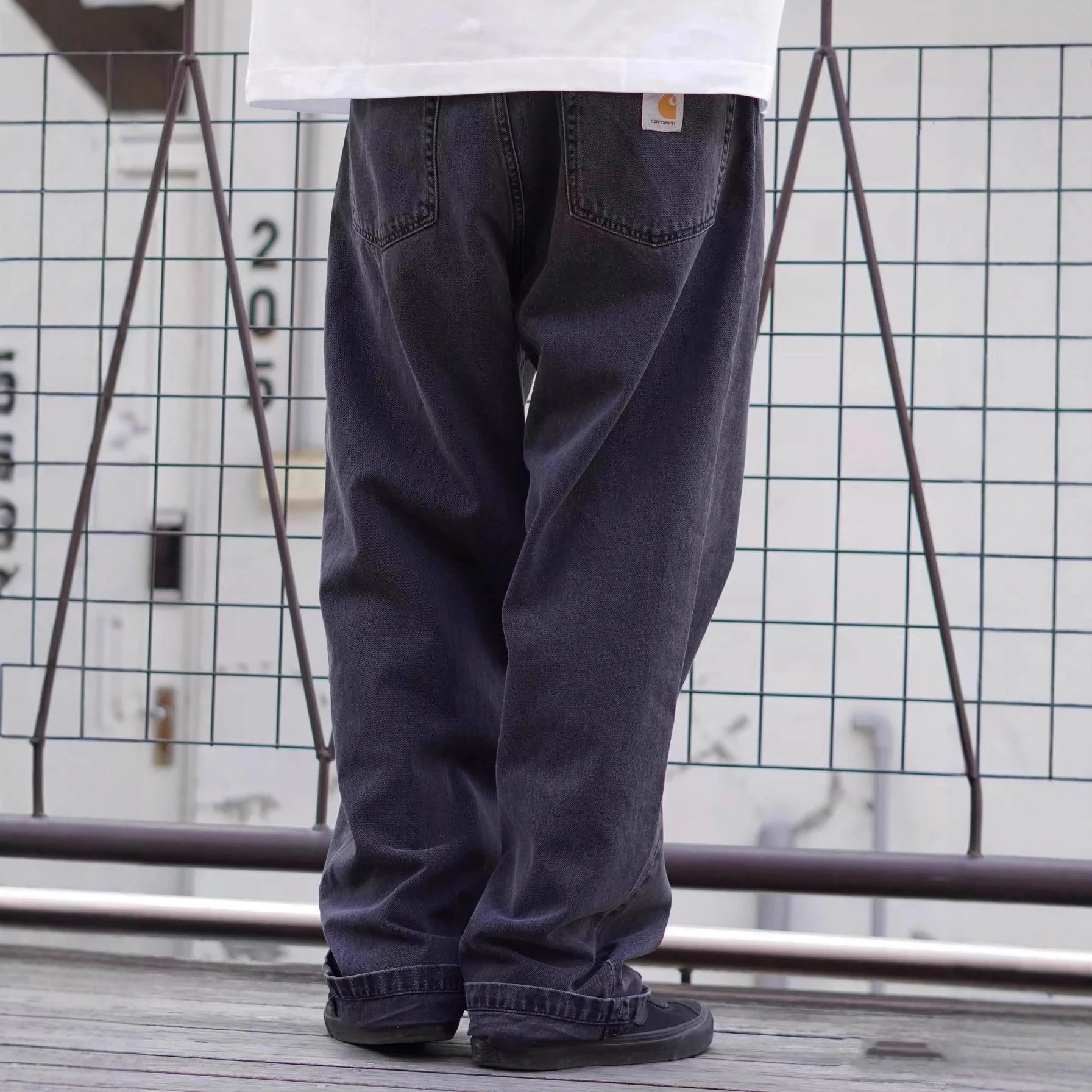 Versatile Classic Straight-Leg Jeans photo 8