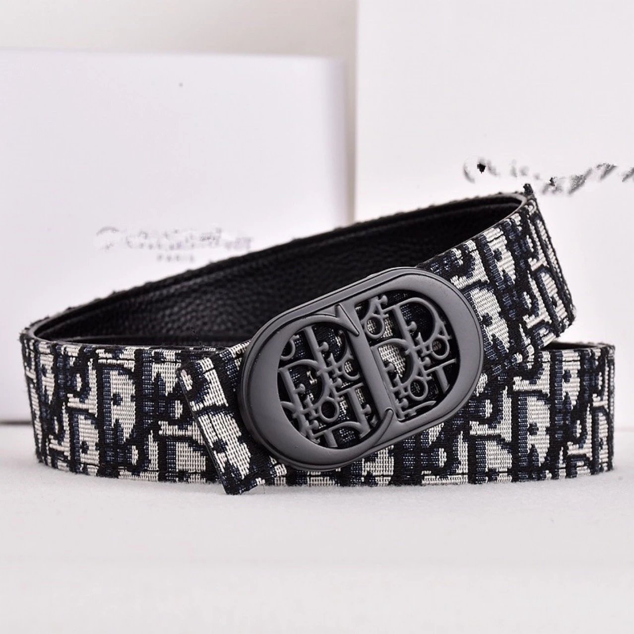 Letter Buckle Men's Belt photo 3