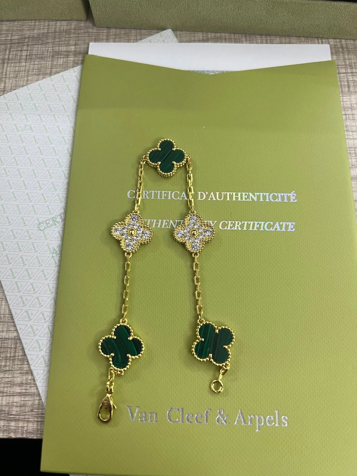 Four-Leaf Clover Five-Flower Bracelet photo 4