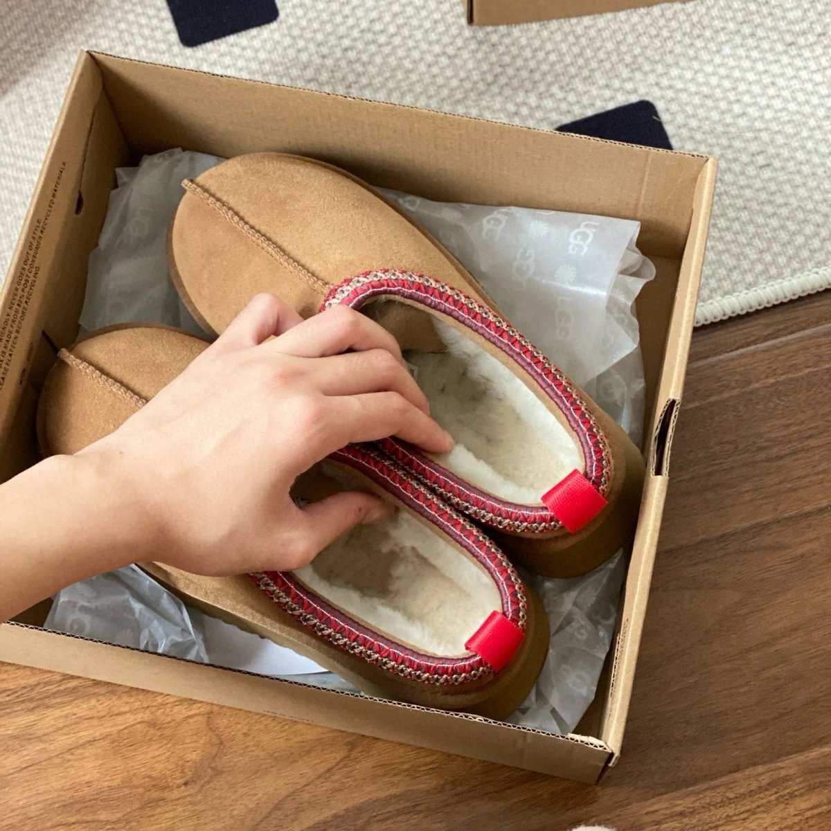 UGG Tasman Chestnut Red Trim Slipper