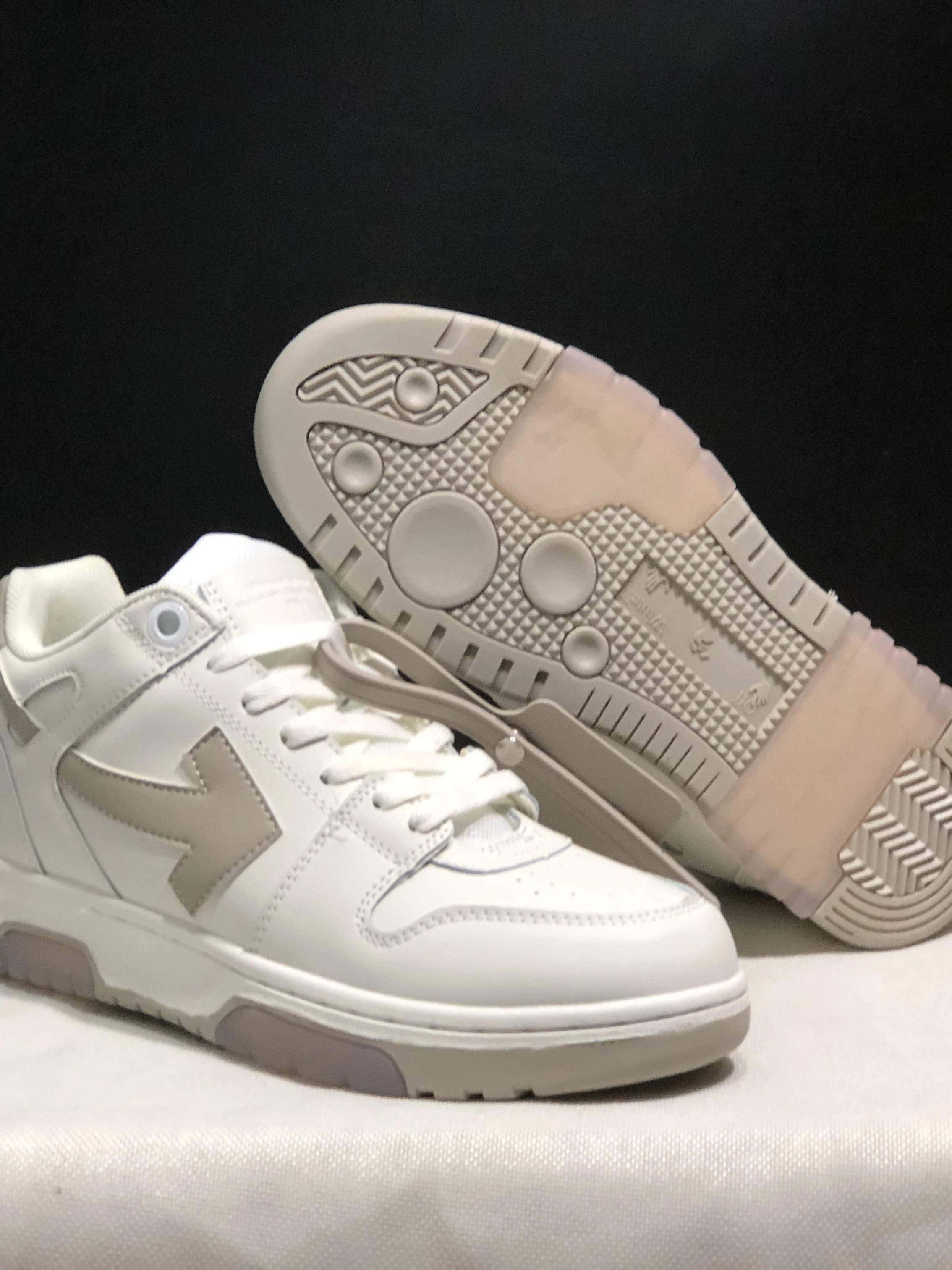 White Leather Sneakers With Gray Arrow Logo Casual Style