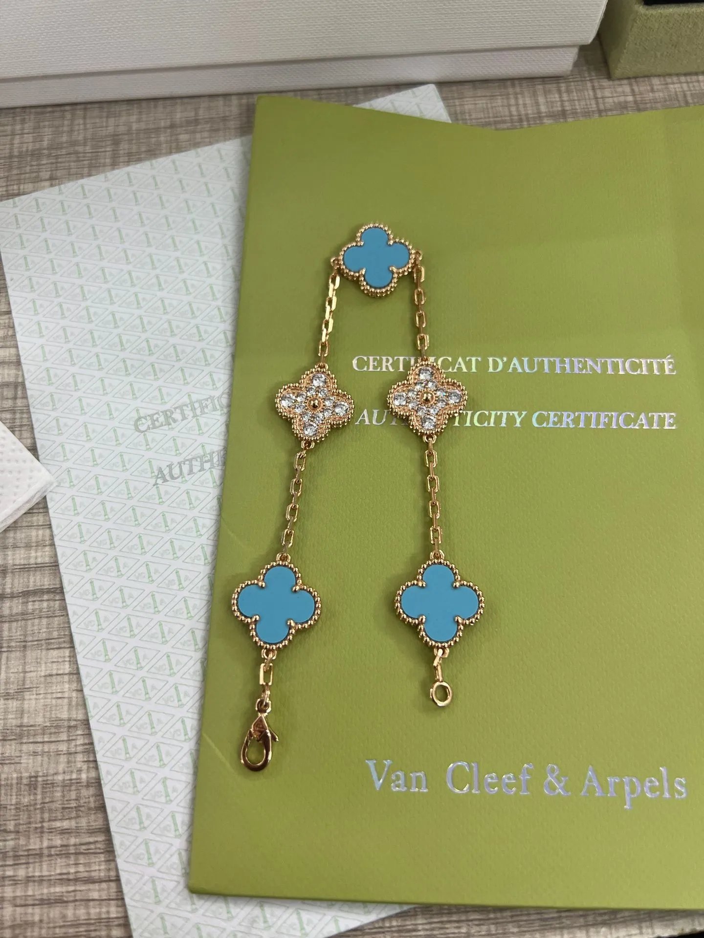 Four-Leaf Clover Five-Flower Bracelet