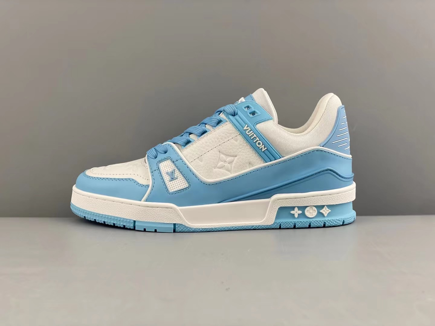 Louis Vuitton Unisex Couple Sneakers 1AA6YA