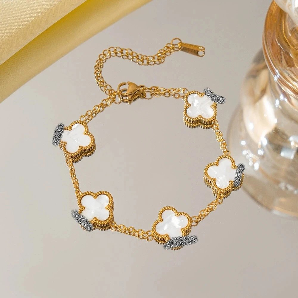 Women's Jewelry and Accessories photo 6