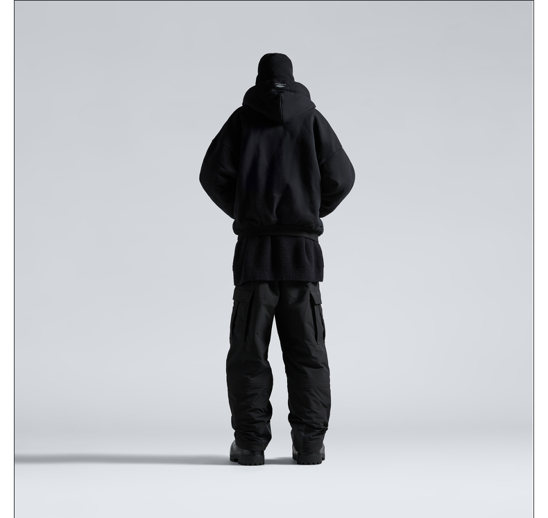 Black Puffer Hooded Jacket Black Cargo Pants Streetwear Outfit