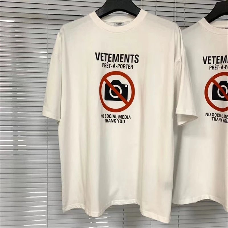 VETEMENTS Loose Short-Sleeve Letter Print T-Shirt