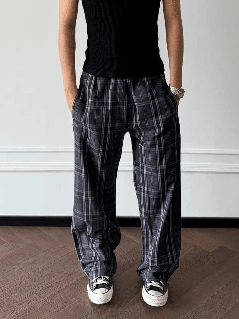 Black Polo Shirt Navy Plaid Wide-Leg Pants Streetwear Outfit