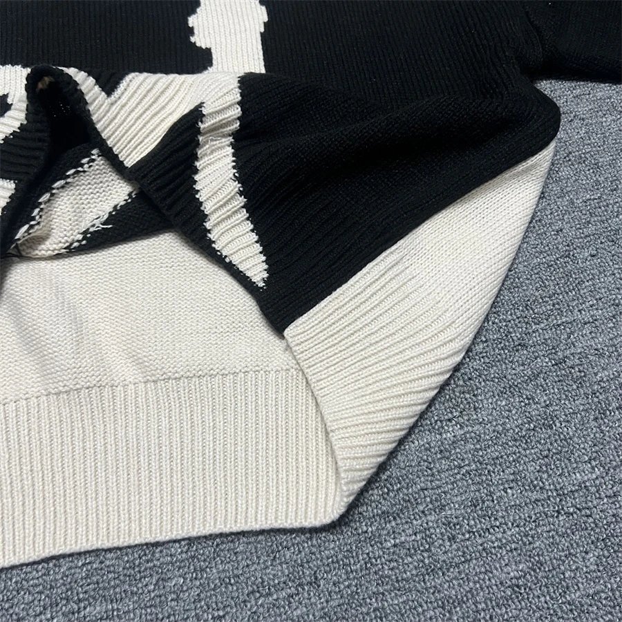 ERD Cropped Knit Sweater Black And Cream Graphic Streetwear