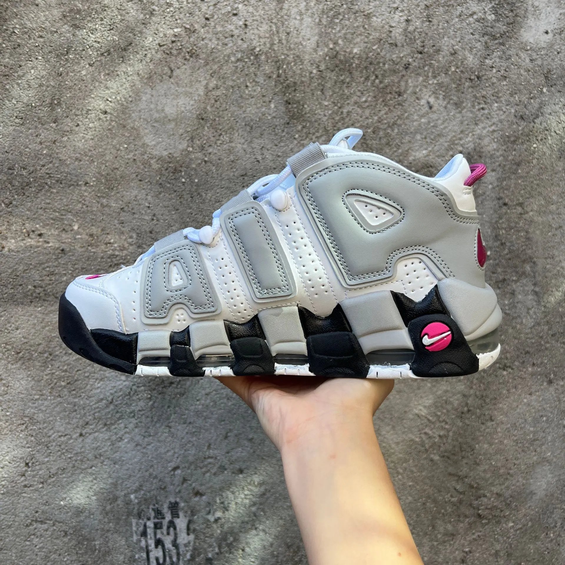 Nike Air More Uptempo Air Cushion Casual Sneakers