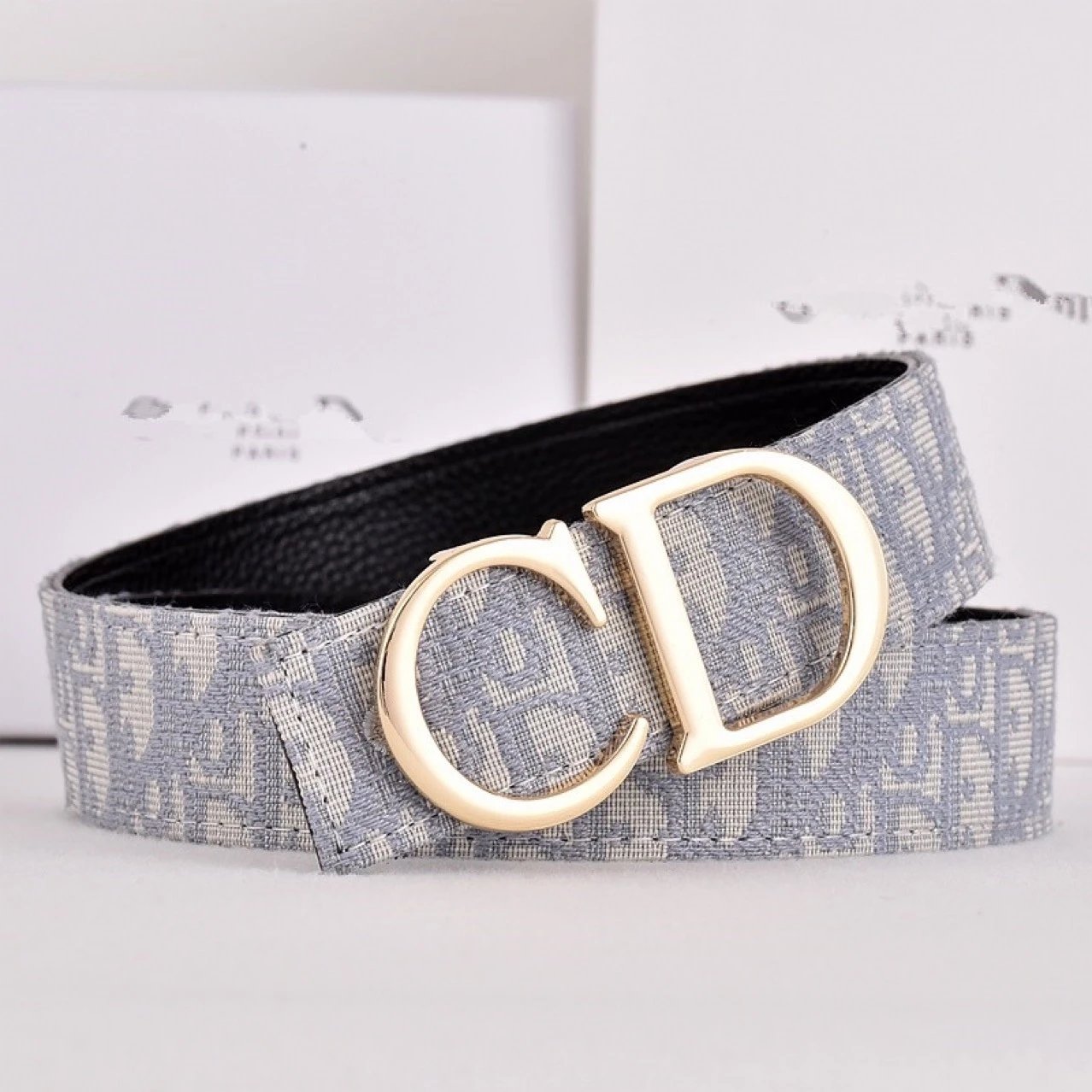 Letter Buckle Men's Belt photo 2