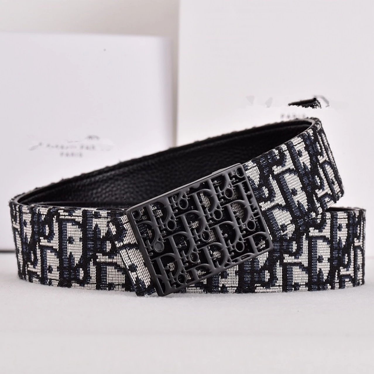 Letter Buckle Men's Belt photo 4
