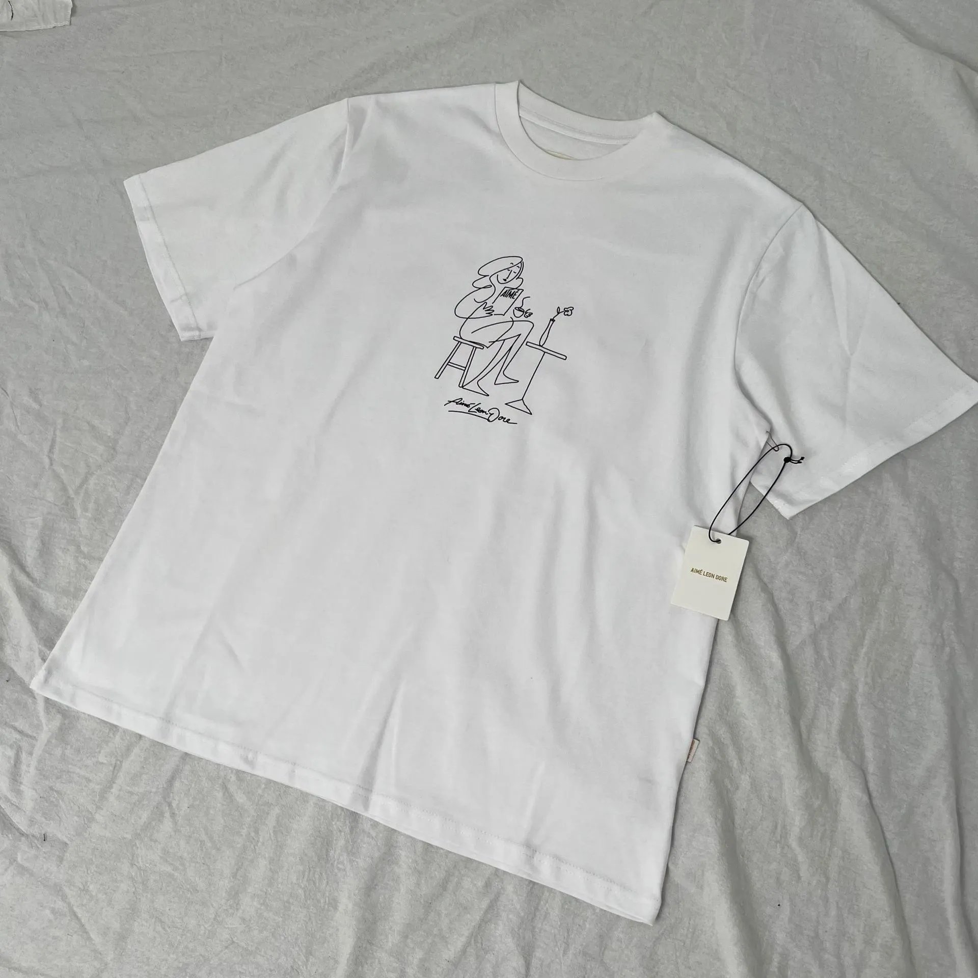 Round Neck Loose Couple T-Shirt photo 3