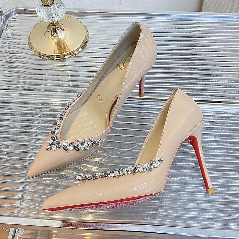 V-cut closed-toe chain nude (10CM)
