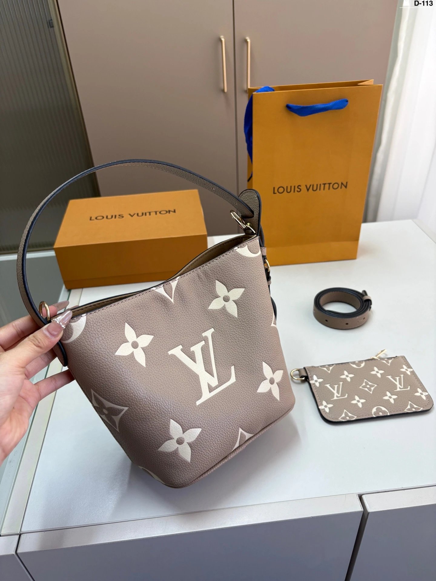 Louis Vuitton Beige 