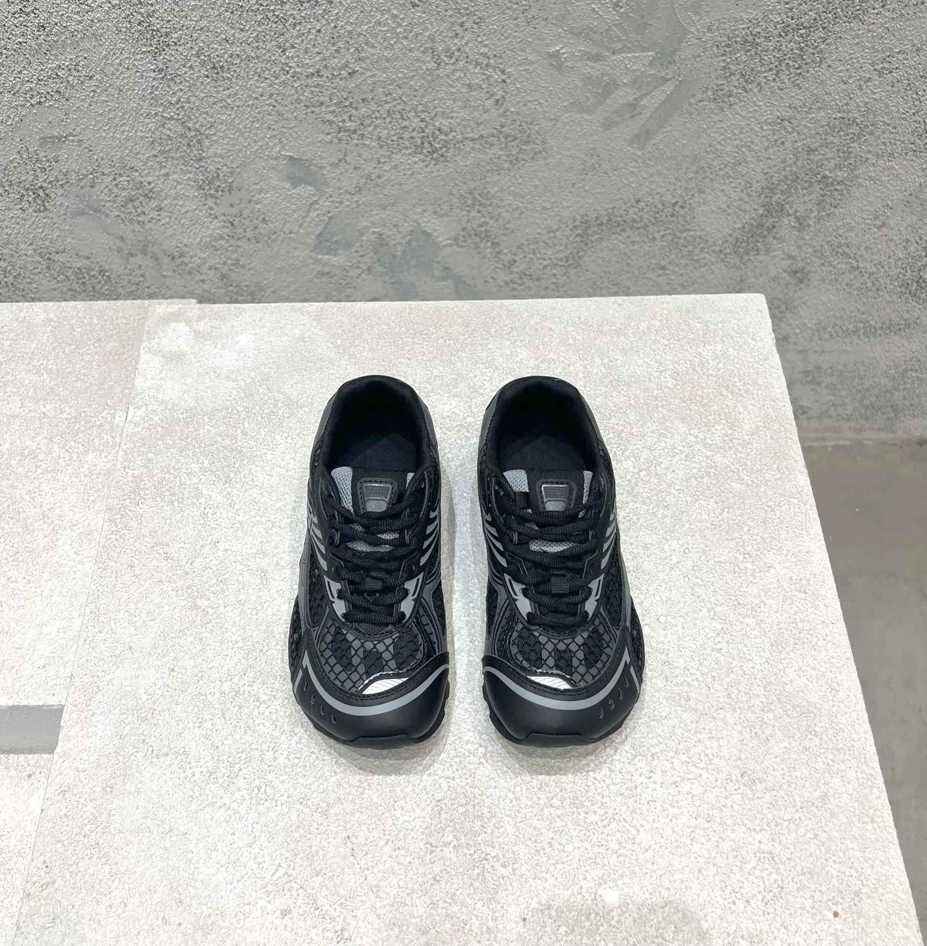 Bottega Veneta Mesh Casual Sneakers photo 7