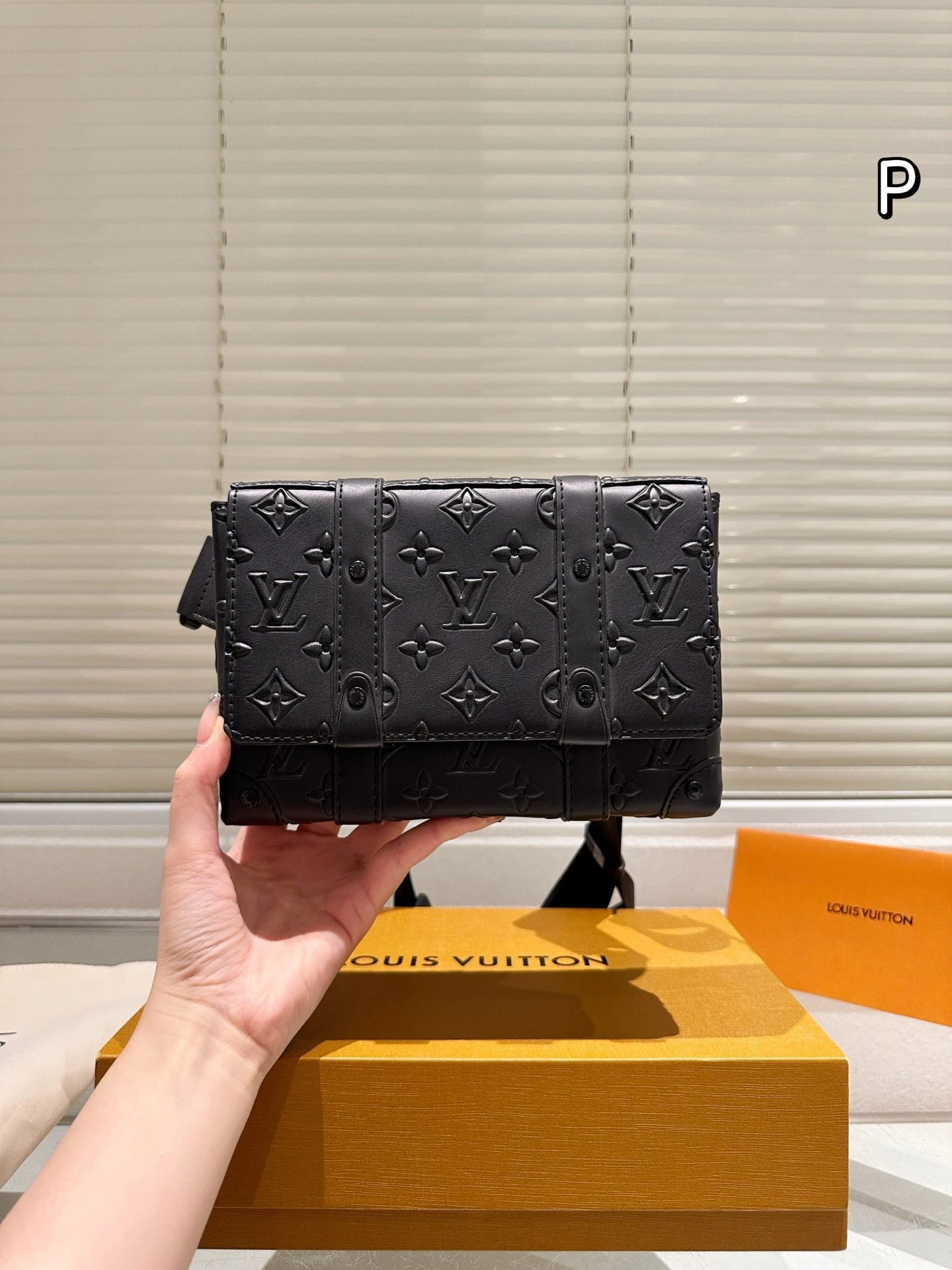 Louis Vuitton Black 