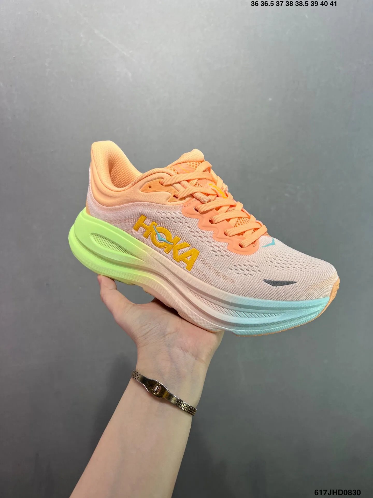 Hoka One One Clifton