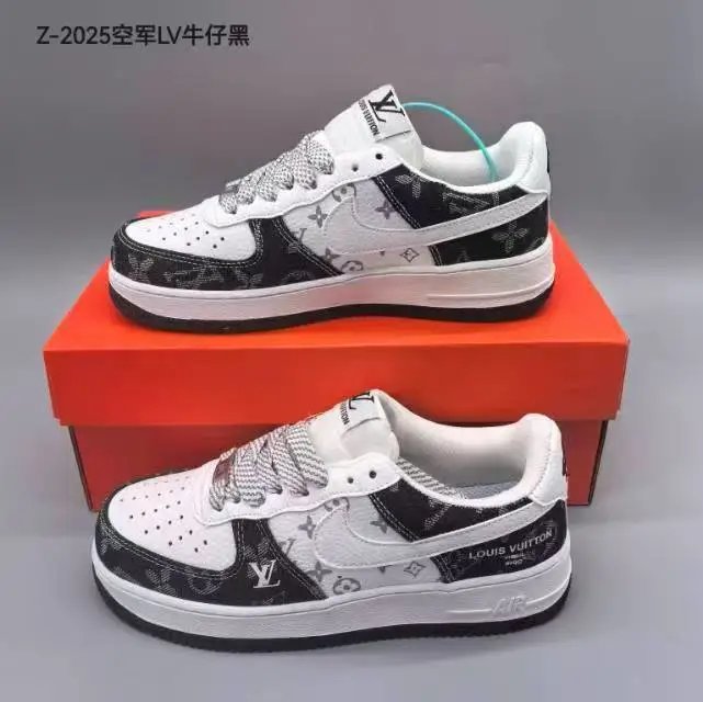 Louis Vuitton Sneakers photo 2