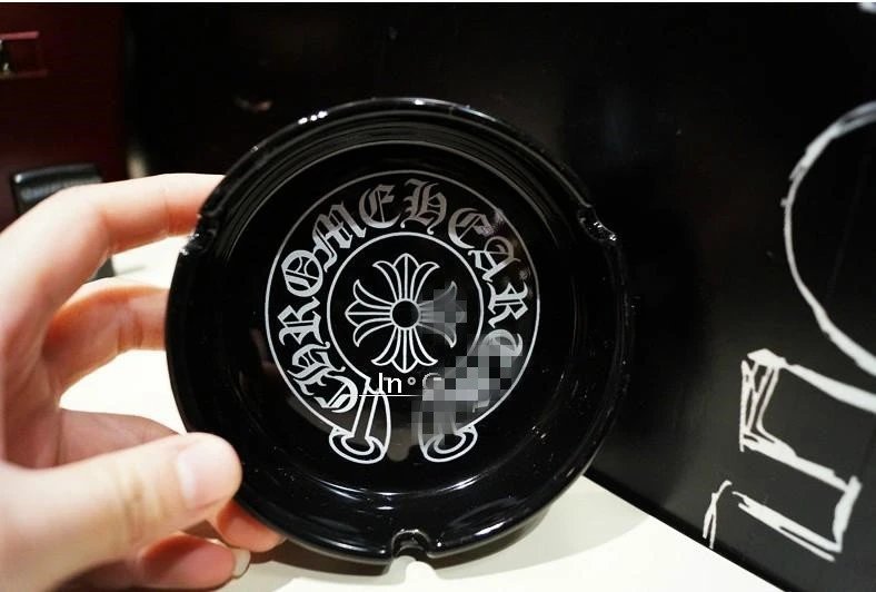 Ashtray photo 4