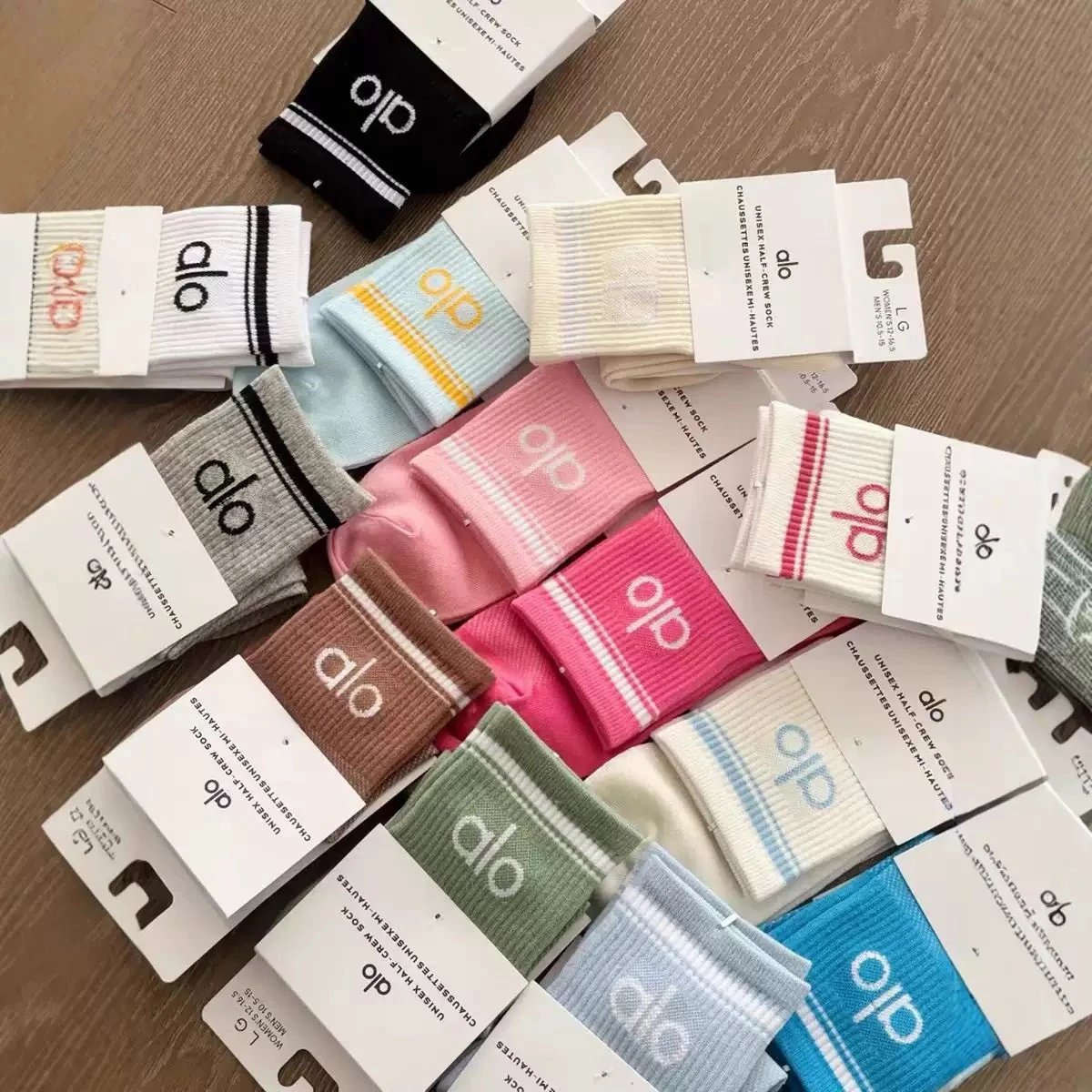 Alo Unisex Half-Crew Sock White Black Pink Gray Off-White Light Blue Pink Green Casual