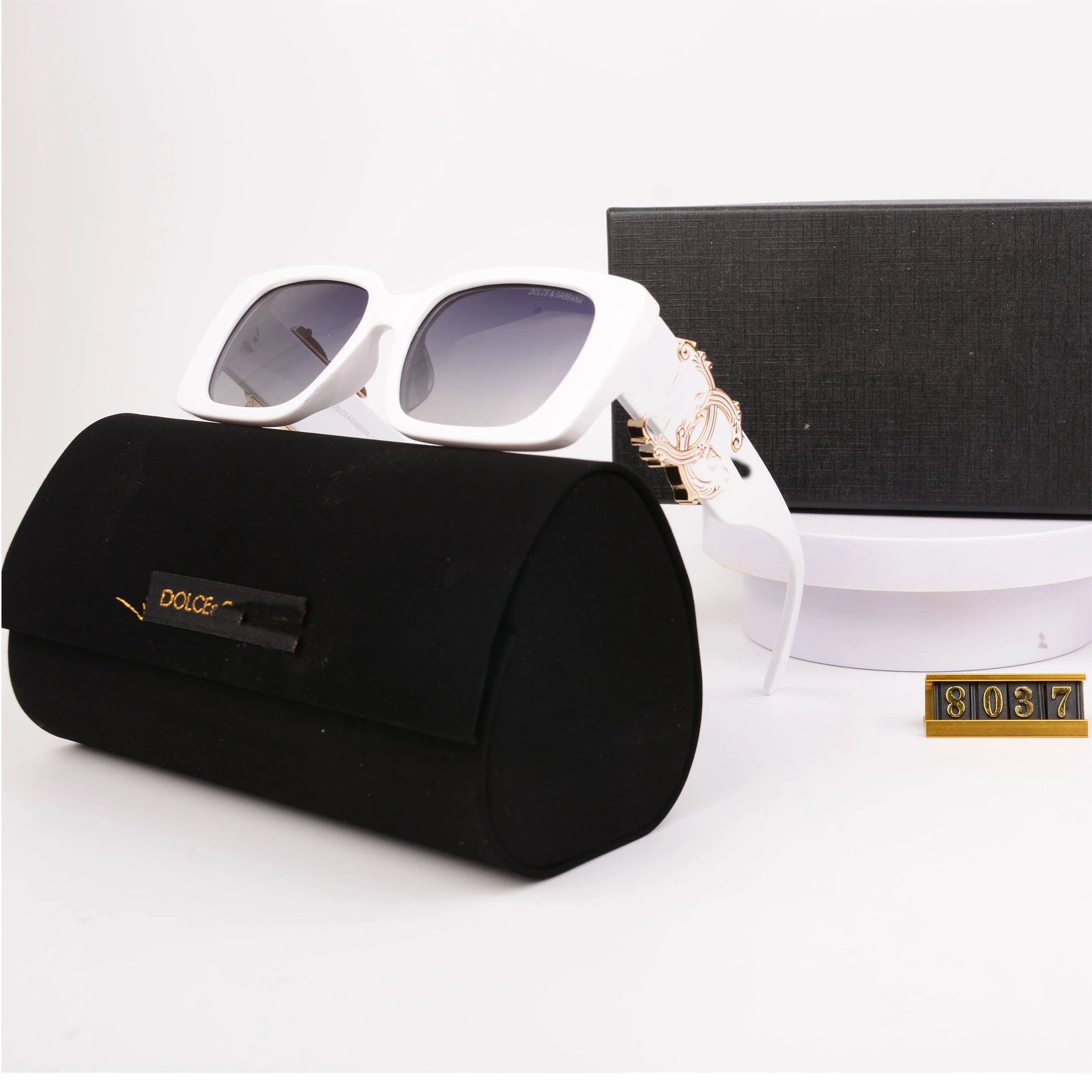 Dolce & Gabbana Whit