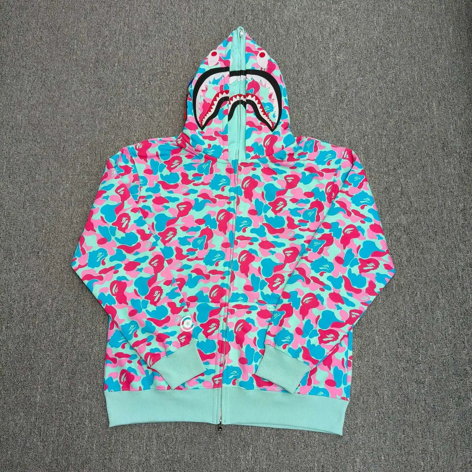 A BATHING APE Shark 